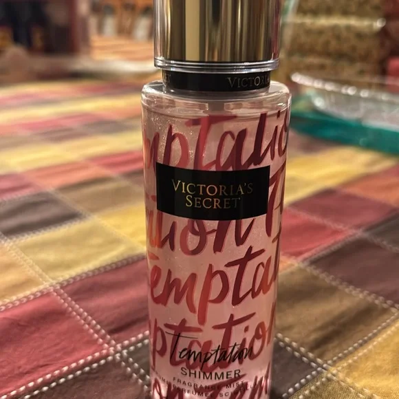Victoria’s Secret Temptation Shimmer Fragrance Mist - Picture 4 of 4